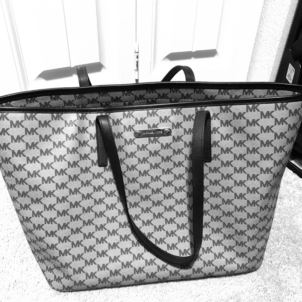 Michael Kors Signature Emry Work/travel Tote